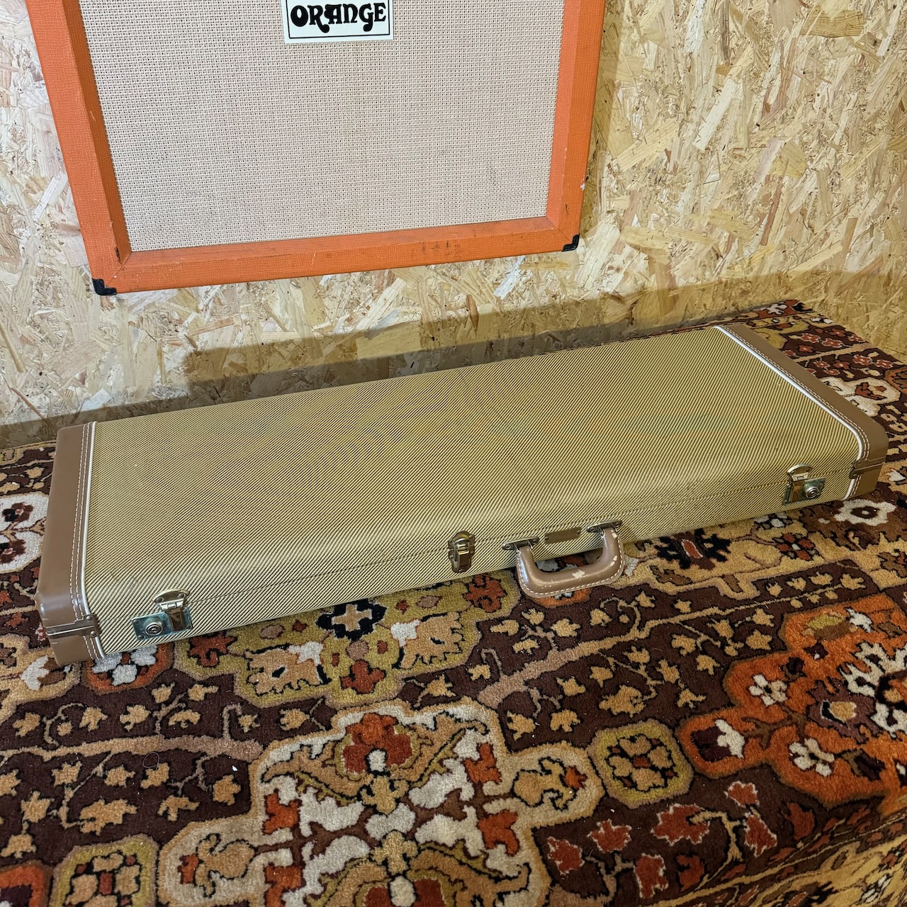 2009 Fender Custom Shop 55 Stratocaster Relic Sunburst Guitar OHSC 2009 Fender Custom Shop 55 Stratocaster Relic Sunburst Guitar OHSC