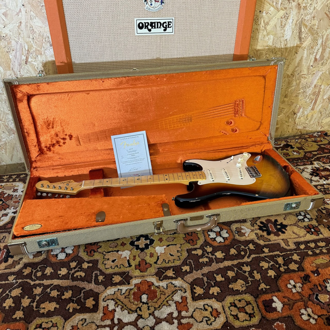 2009 Fender Custom Shop 55 Stratocaster Relic Sunburst Guitar OHSC 2009 Fender Custom Shop 55 Stratocaster Relic Sunburst Guitar OHSC