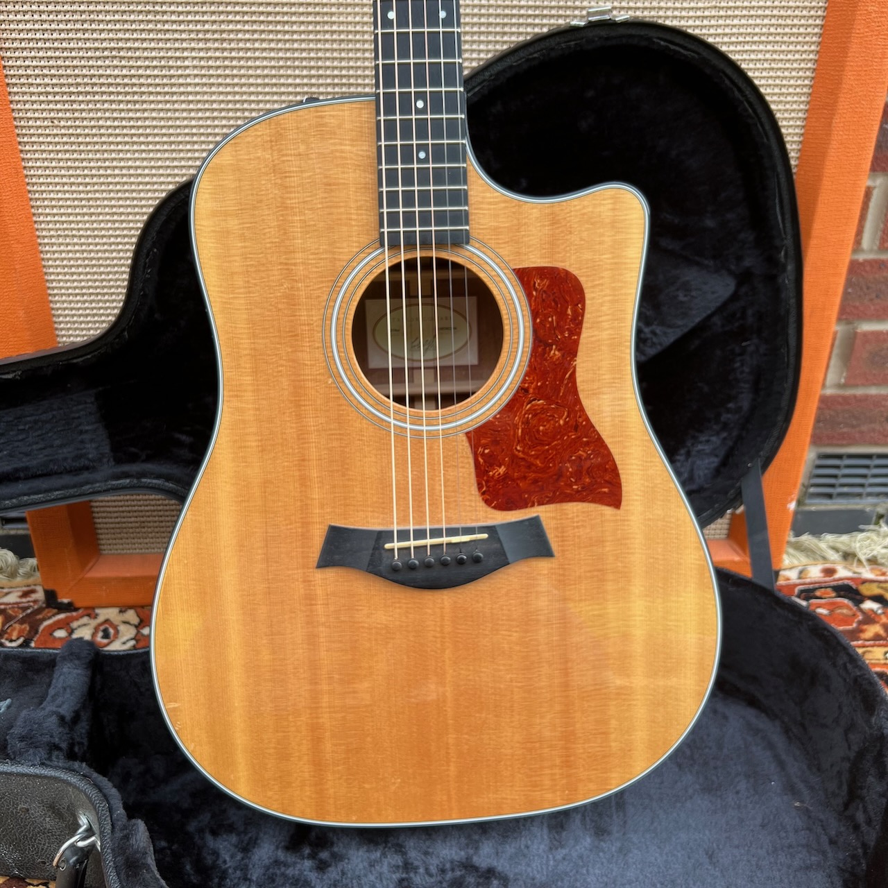 2012 Taylor 310ce USA Electro Acoustic Guitar Saint Raymond Glastonbury 2012 Taylor 310ce USA Electro Acoustic Guitar Saint Raymond Glastonbury