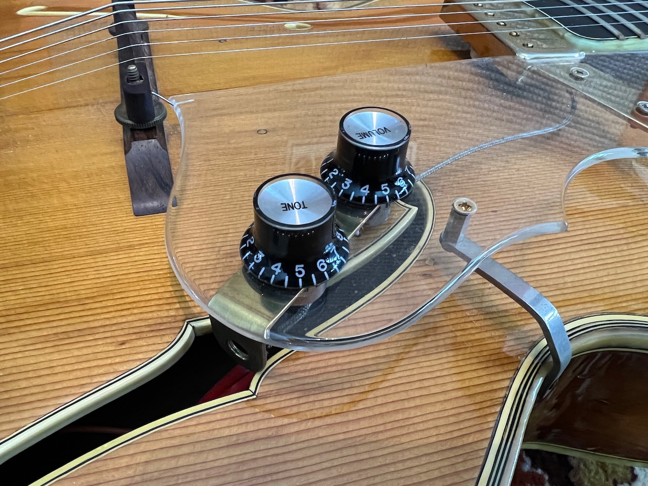 Vintage 1958 Hofner Committee Natural Sunburst Archtop Guitar Vintage 1958 Hofner Committee Natural Sunburst Archtop Guitar
