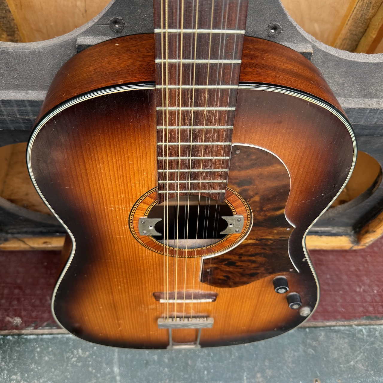 Vintage 1960s Framus 5024 E Hootenanny John Lennon Sunburst 12 String Guitar Vintage 1960s Framus 5024 E Hootenanny John Lennon Sunburst 12 String Guitar