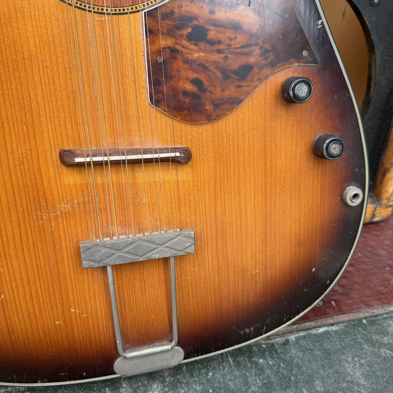 Vintage 1960s Framus 5024 E Hootenanny John Lennon Sunburst 12 String Guitar Vintage 1960s Framus 5024 E Hootenanny John Lennon Sunburst 12 String Guitar