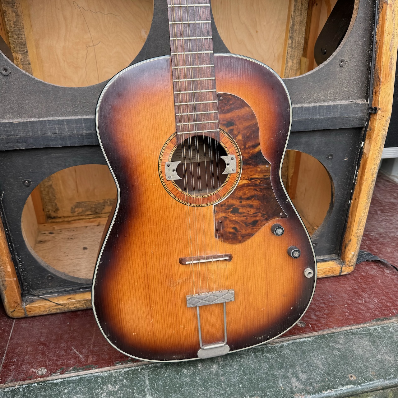 Vintage 1960s Framus 5024 E Hootenanny John Lennon Sunburst 12 String Guitar Vintage 1960s Framus 5024 E Hootenanny John Lennon Sunburst 12 String Guitar