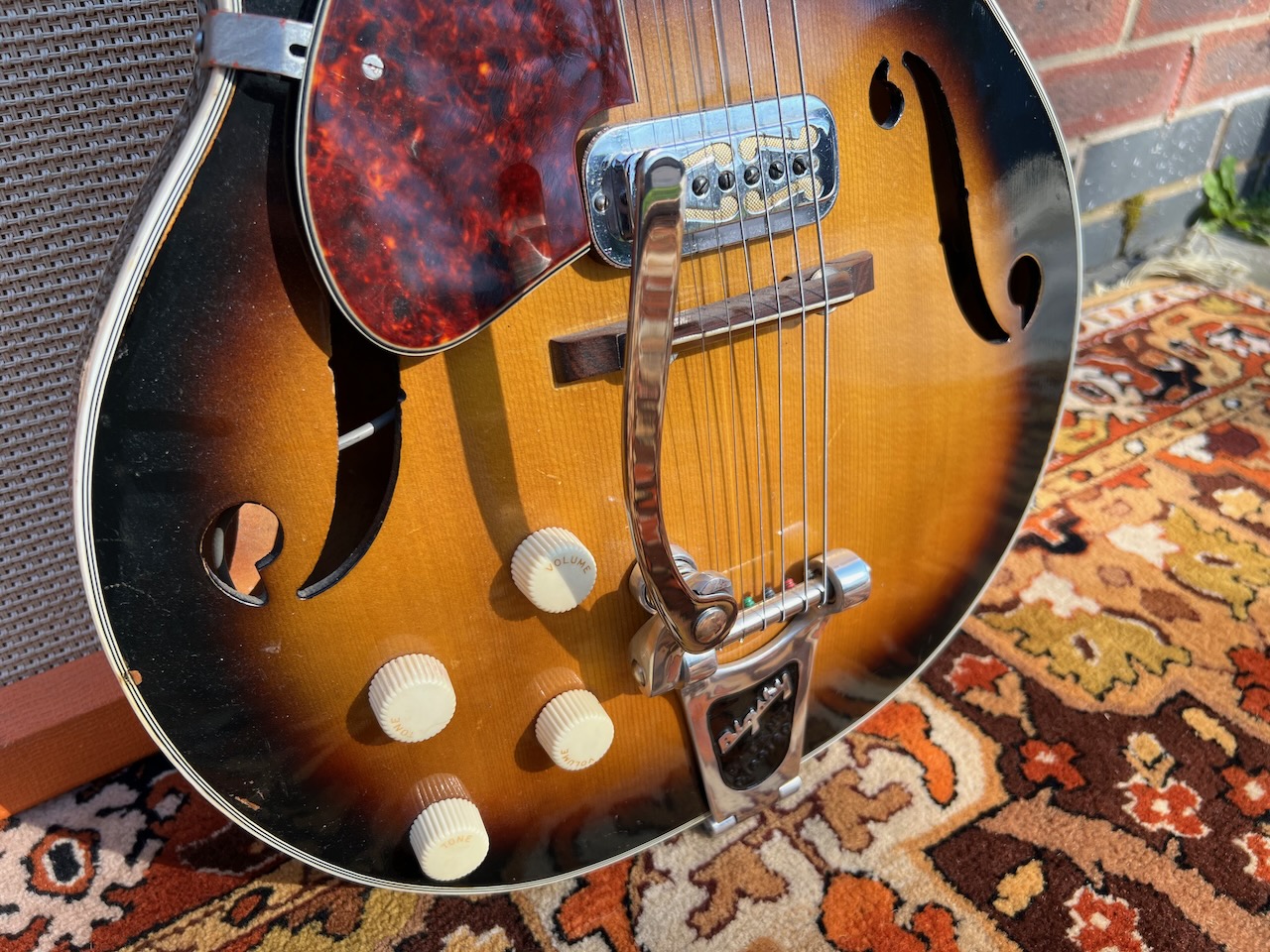 Vintage 1960s Harmony USA Meteor H70 Left Handed Guitar Vintage 1960s Harmony USA Meteor H70 Left Handed Guitar