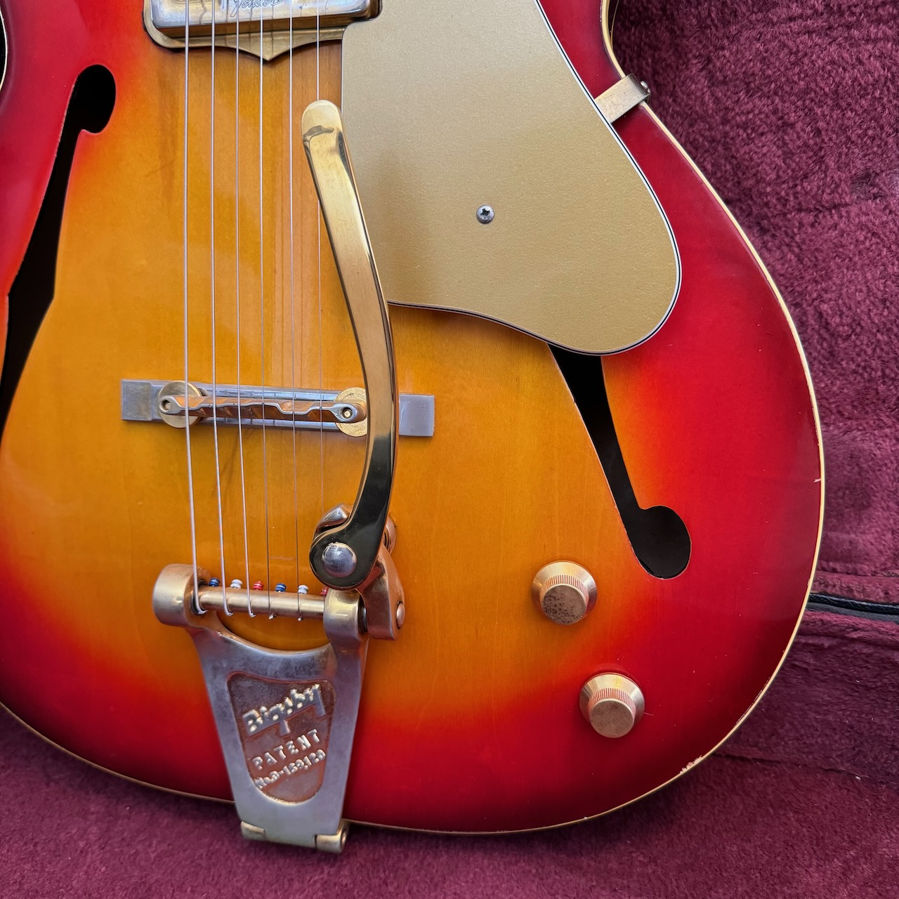 Vintage 1966 Fender USA Coronado I Gold Bigsby Sunburst Guitar Vintage 1966 Fender USA Coronado I Gold Bigsby Sunburst Guitar