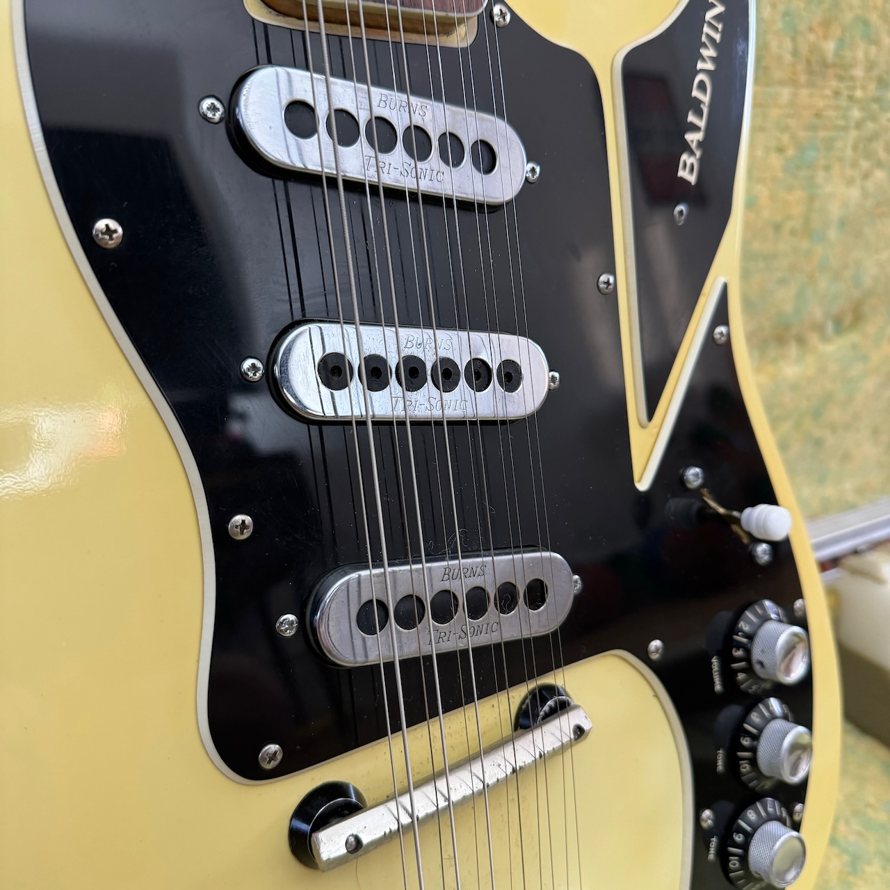 Vintage 1967 Baldwin Burns Double Six White 12 String Guitar Vintage 1967 Baldwin Burns Double Six White 12 String Guitar