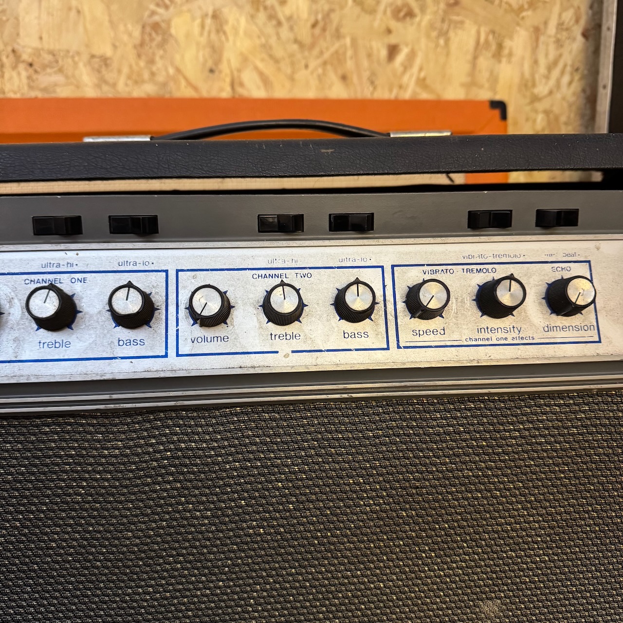 Vintage 1970 Ampeg Gemini GV22 2x12 USA Amplifier Combo Pedal Vintage 1970 Ampeg Gemini GV22 2x12 USA Amplifier Combo Pedal