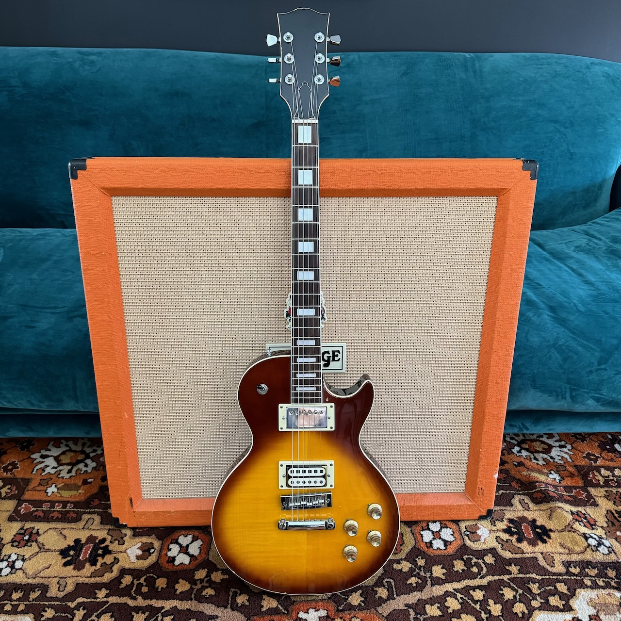 Vintage 1970s Japan Lawsuit Les Paul Sunburst Open Book Guitar Vintage 1970s Japan Lawsuit Les Paul Sunburst Open Book Guitar