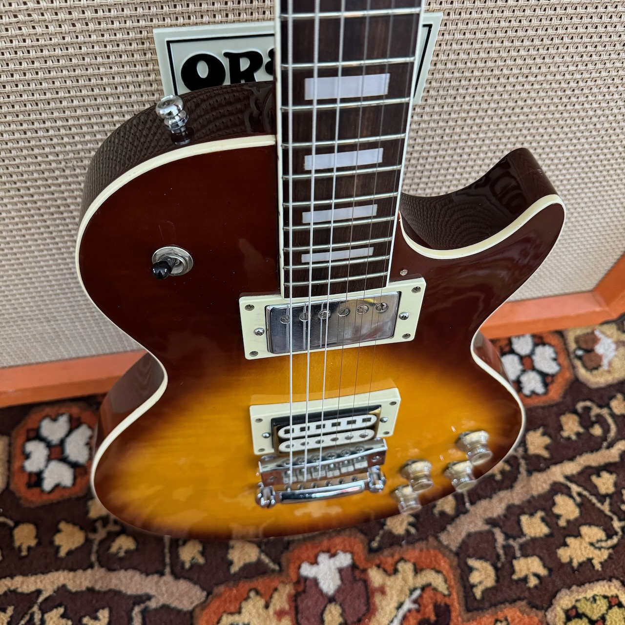 Vintage 1970s Japan Lawsuit Les Paul Sunburst Open Book Guitar Vintage 1970s Japan Lawsuit Les Paul Sunburst Open Book Guitar