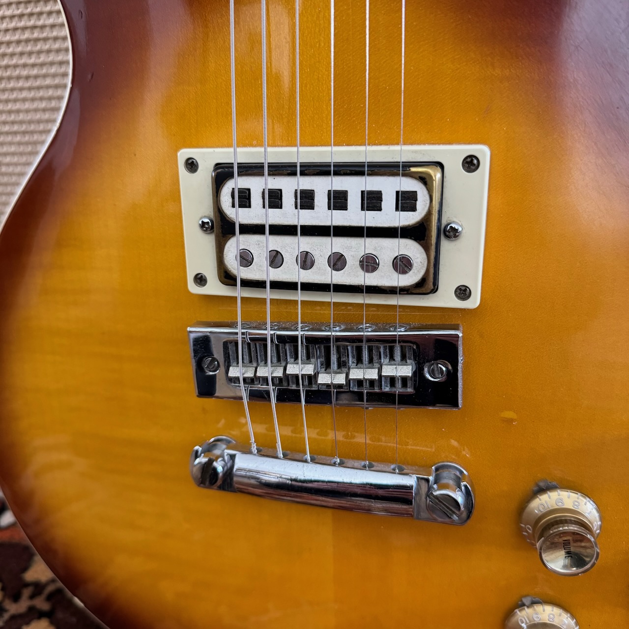 Vintage 1970s Japan Lawsuit Les Paul Sunburst Open Book Guitar Vintage 1970s Japan Lawsuit Les Paul Sunburst Open Book Guitar