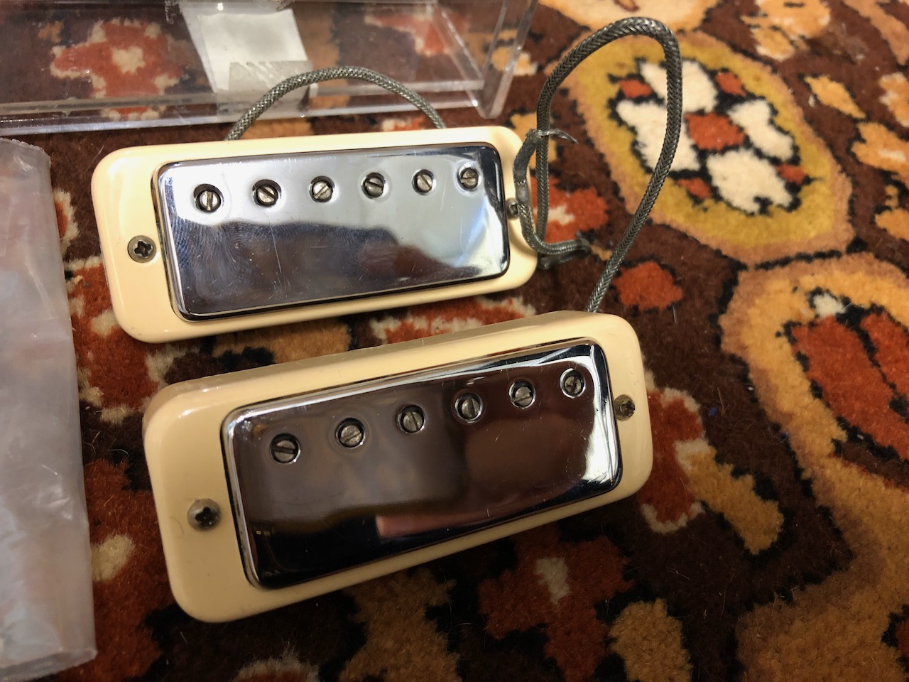 Vintage 1973 Gibson Mini Humbucker Pickups Cream Matched Pair Vintage 1973 Gibson Mini Humbucker Pickups Cream Matched Pair