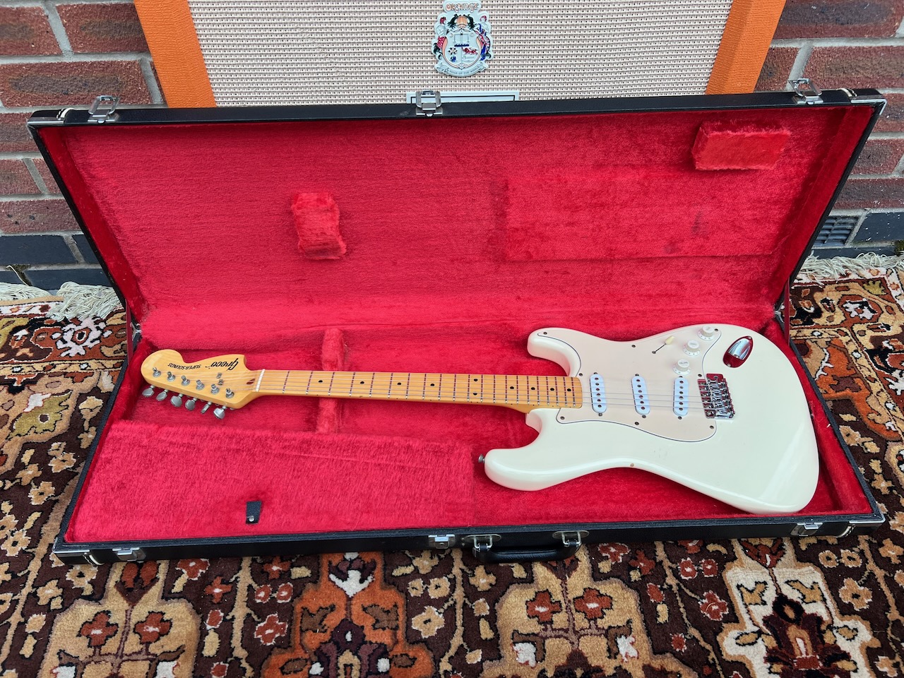 Vintage 1976 Greco Super Sounds White Stratocaster Guitar OHSC Vintage 1976 Greco Super Sounds White Stratocaster Guitar OHSC