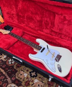 Vintage 1987 Fender Squier Stratocaster Japan White Left Stratocaster Guitar