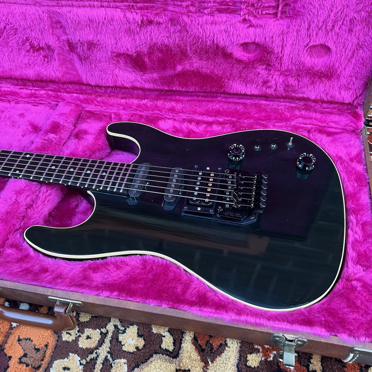 Vintage 1987 Gibson U2 Super Strat USA Black Guitar OHSC Vintage 1987 Gibson U2 Super Strat USA Black Guitar OHSC