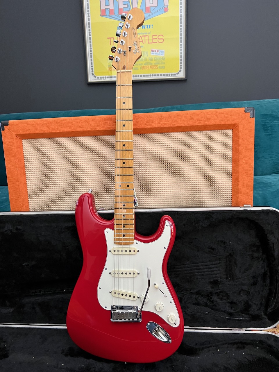 Vintage 1988 Fender Stratocaster USA Standard Red Guitar Vintage 1988 Fender Stratocaster USA Standard Red Guitar