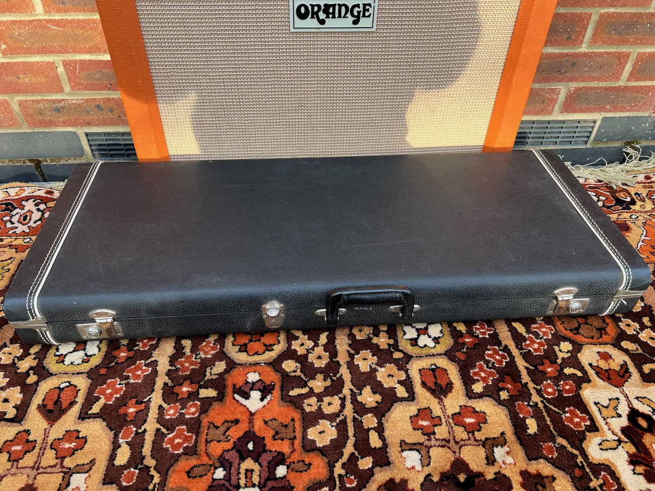 Vintage 1988 Rickenbacker 325 V63 Black Electric Guitar Vintage 1988 Rickenbacker 325 V63 Black Electric Guitar