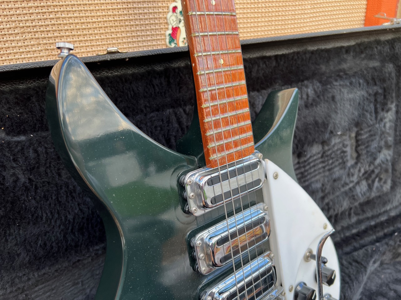 Vintage 1988 Rickenbacker 325 V63 Black Electric Guitar Vintage 1988 Rickenbacker 325 V63 Black Electric Guitar