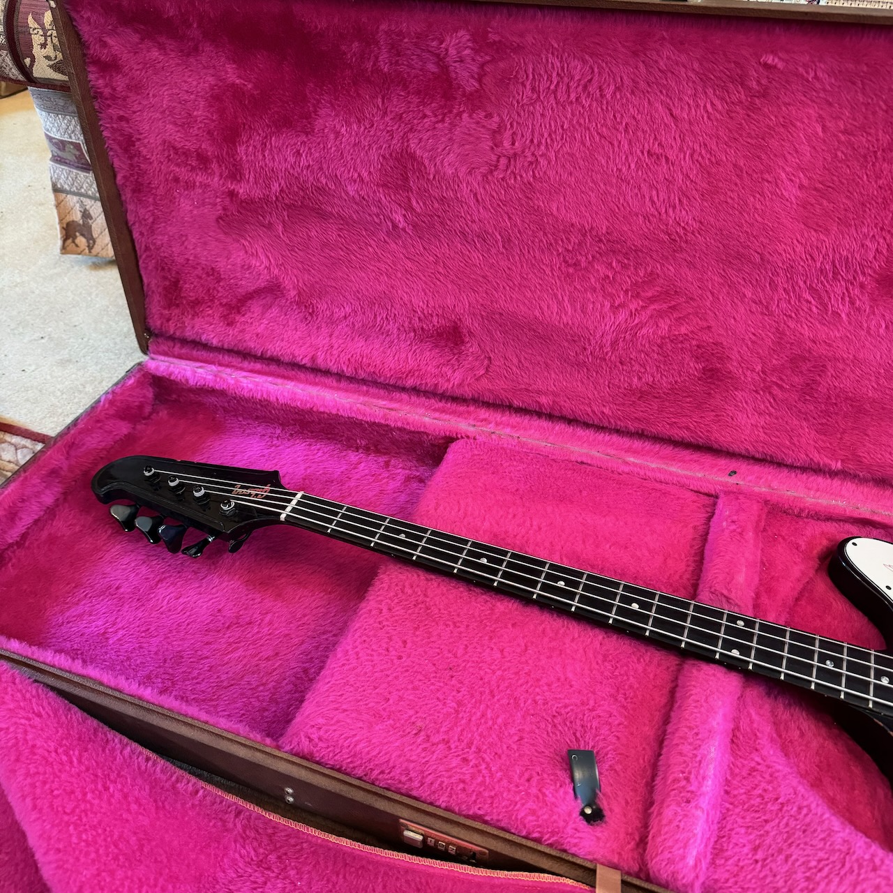 Vintage 1990 Gibson Thunderbird USA Black Bass Guitar OHSC Vintage 1990 Gibson Thunderbird USA Black Bass Guitar OHSC