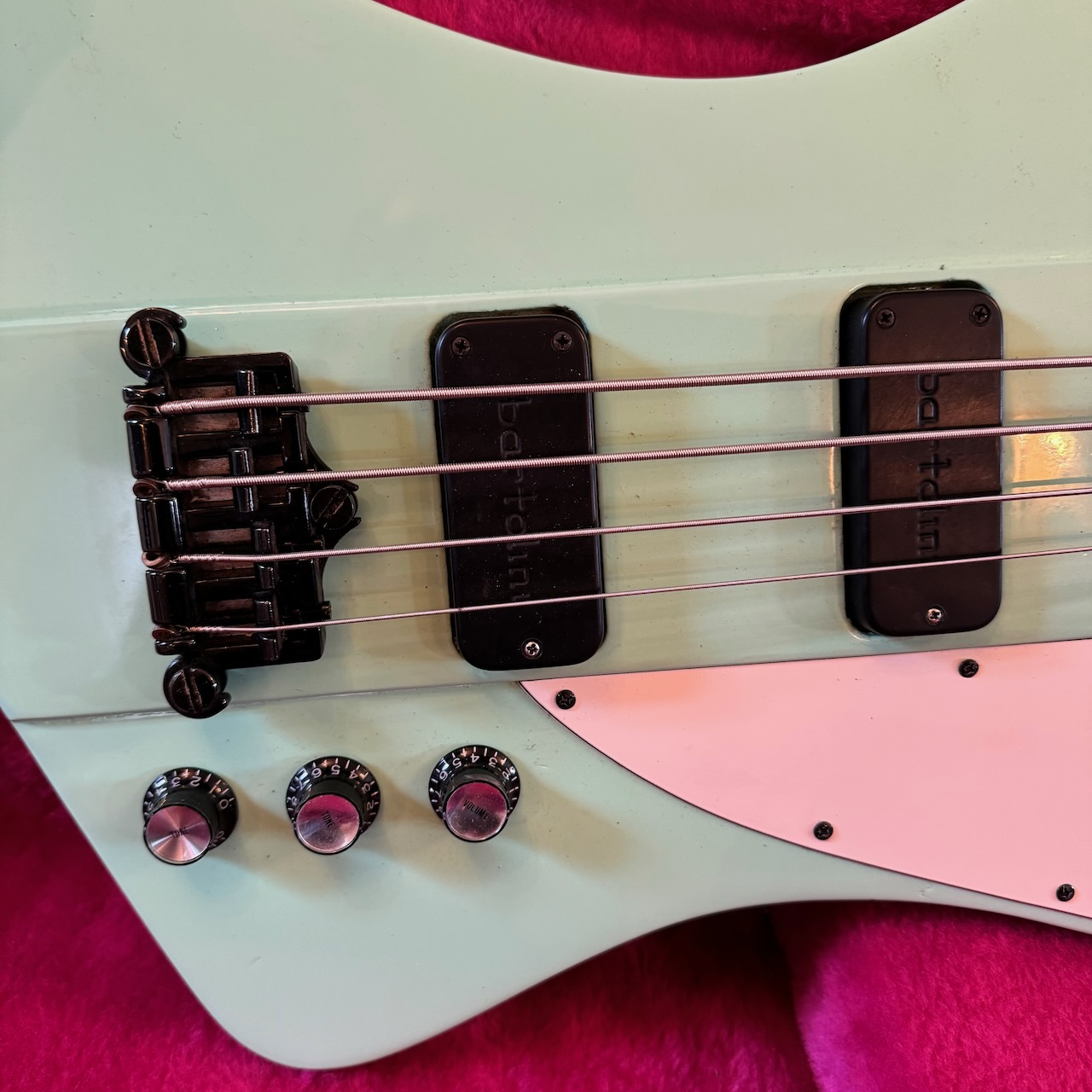 Vintage 1990s Gibson Thunderbird USA Kelly Green Bass Guitar Bartolini Vintage 1990s Gibson Thunderbird USA Kelly Green Bass Guitar Bartolini