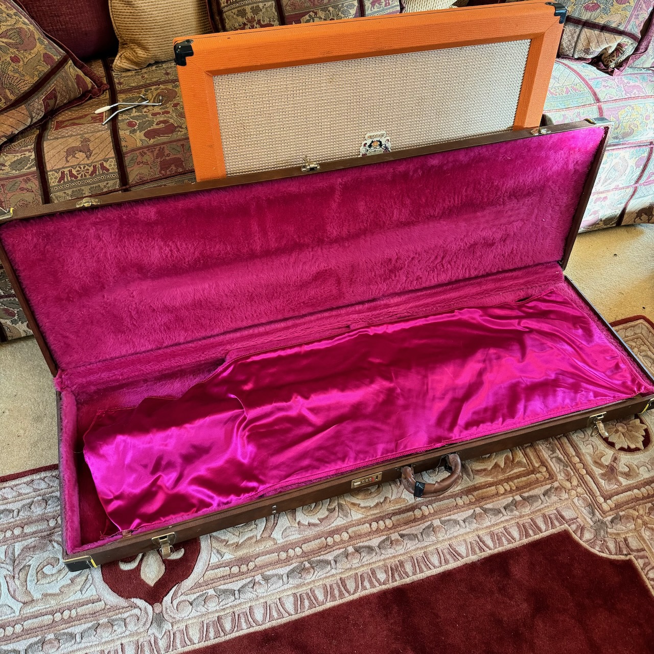 Vintage 1992 Gibson Thunderbird USA Sunburst 4 Bass Guitar OHSC Vintage 1992 Gibson Thunderbird USA Sunburst 4 Bass Guitar OHSC